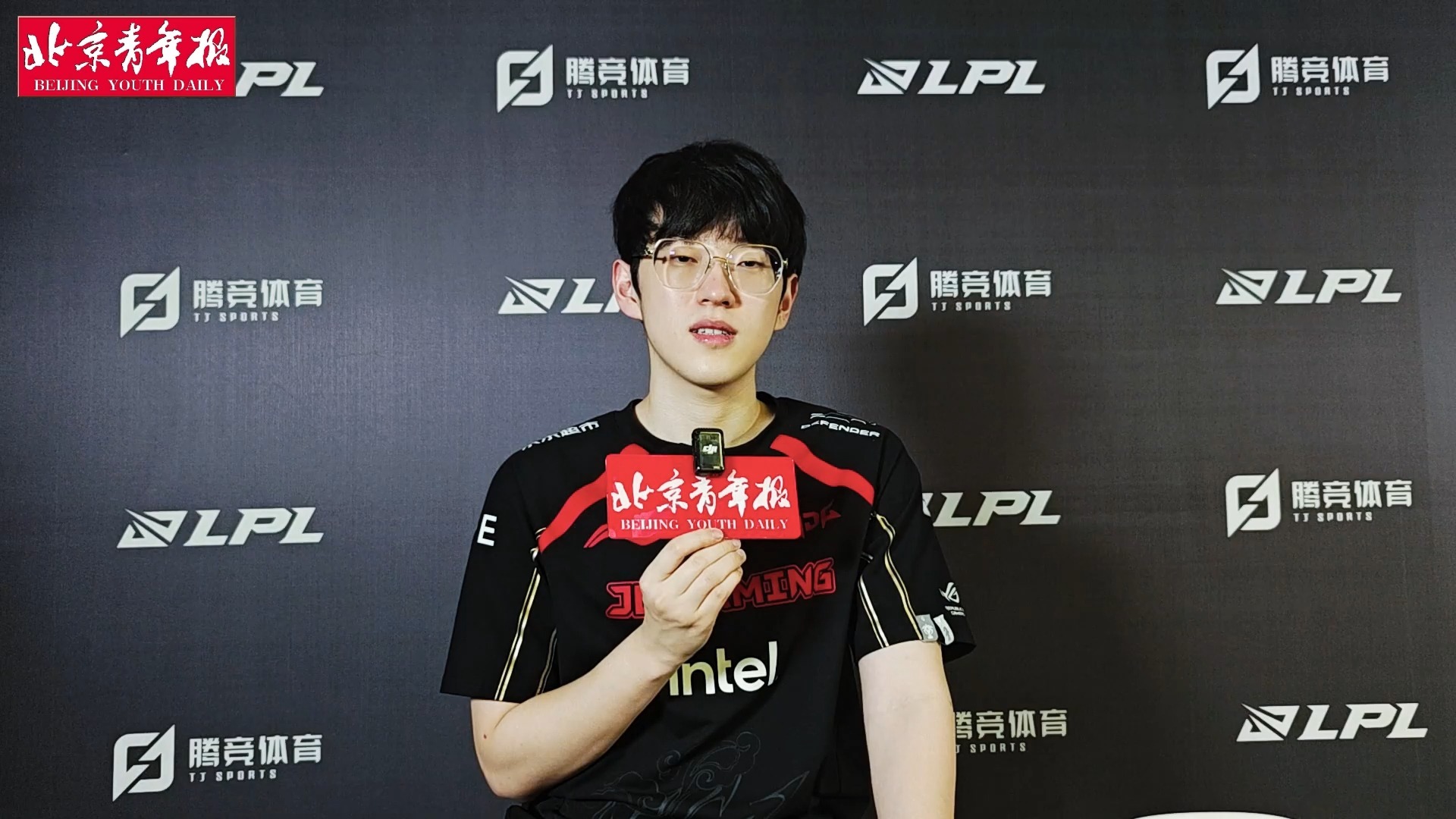 包含Scout赛事官方发布问鼎冠军新规，中国队争议不断！的词条