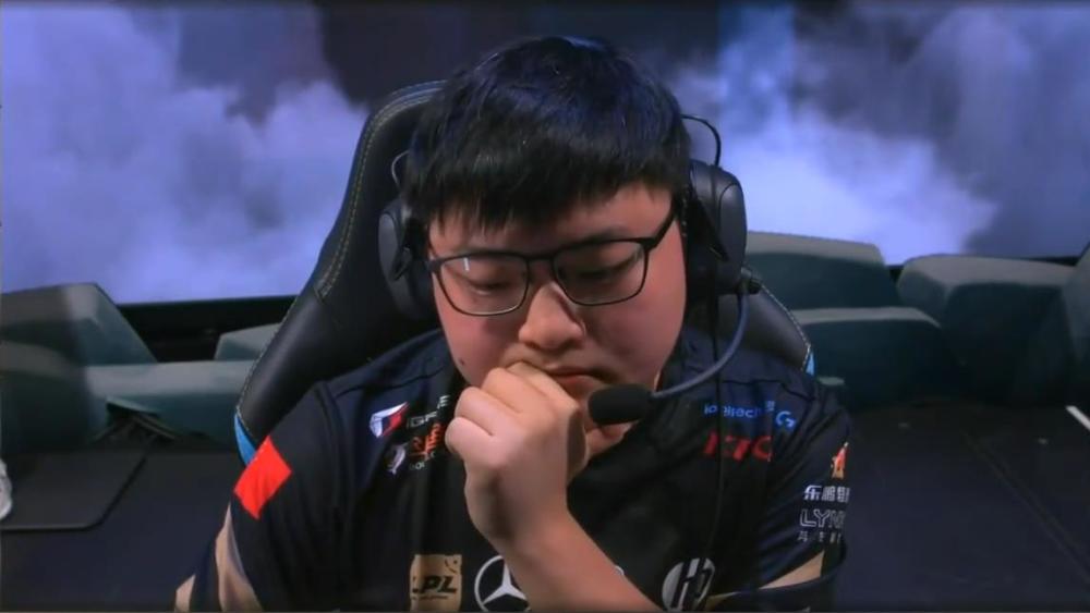 JackeyLove在G2比赛中表现优异，比赛局势复杂引发热议！